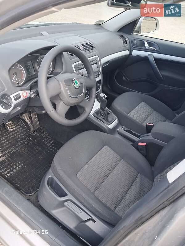 Универсал Skoda Octavia 2011 в Вижнице