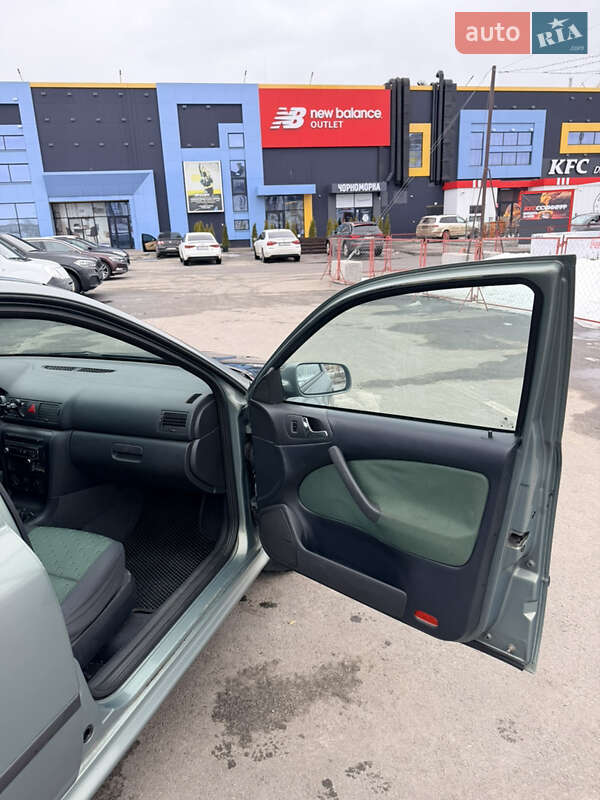 Универсал Skoda Octavia 2002 в Софиевской Борщаговке