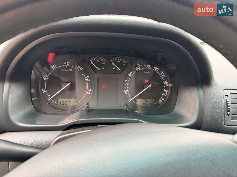 Универсал Skoda Octavia 2002 в Софиевской Борщаговке