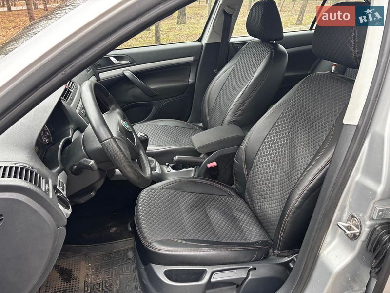 Лифтбек Skoda Octavia 2012 в Запорожье