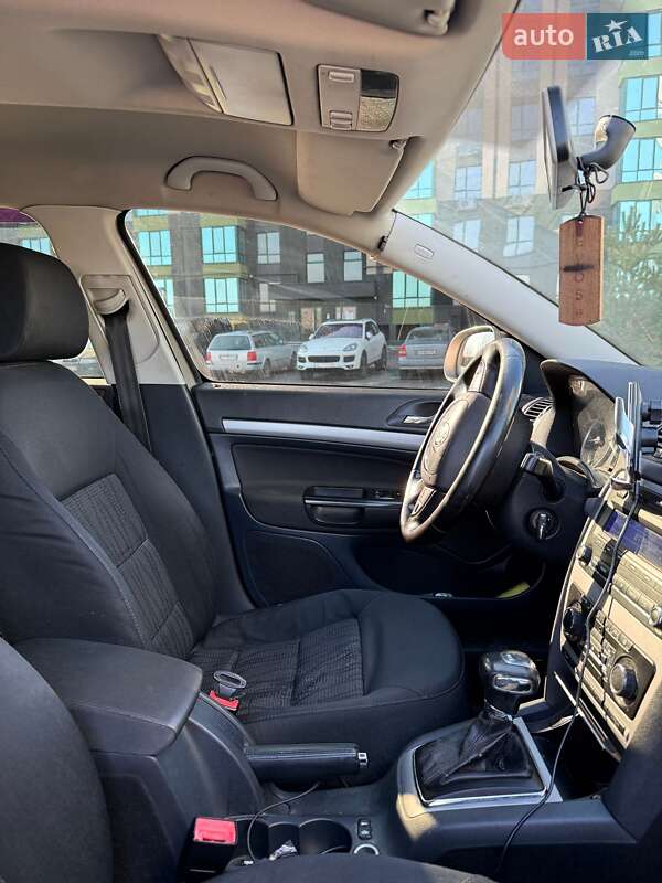 Универсал Skoda Octavia 2010 в Софиевской Борщаговке