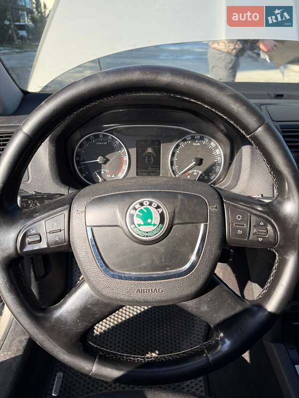 Универсал Skoda Octavia 2010 в Софиевской Борщаговке