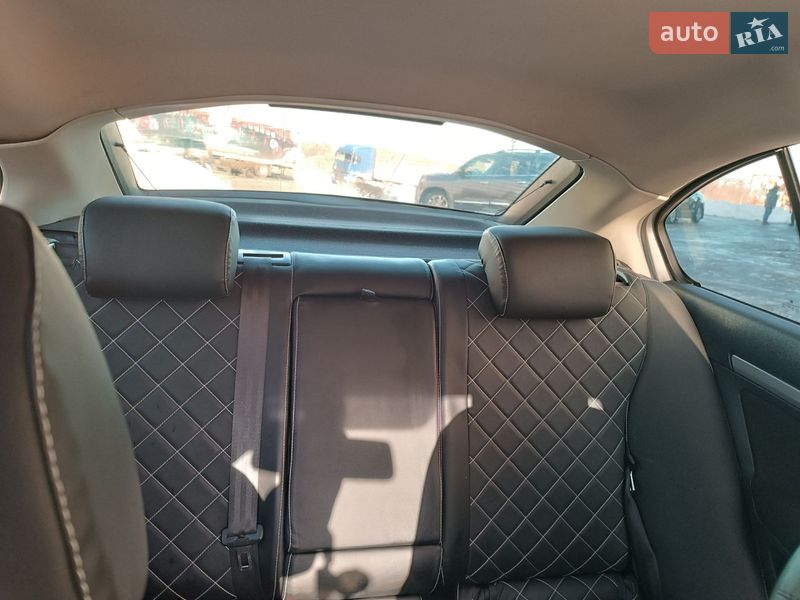 Лифтбек Skoda Octavia 2010 в Сумах