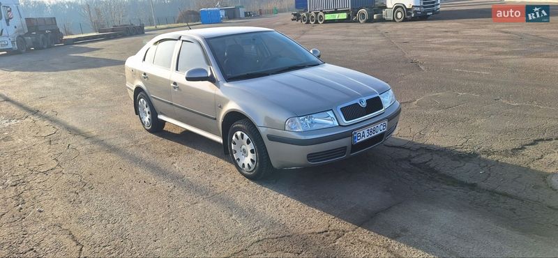 Лифтбек Skoda Octavia 2010 в Кропивницком
