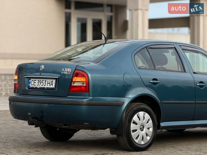 Лифтбек Skoda Octavia 2003 в Черновцах