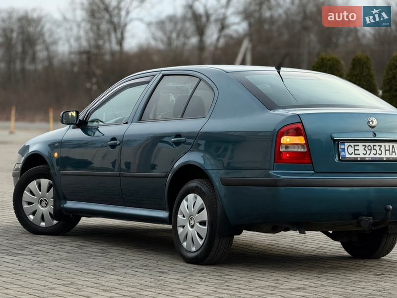 Лифтбек Skoda Octavia 2003 в Черновцах