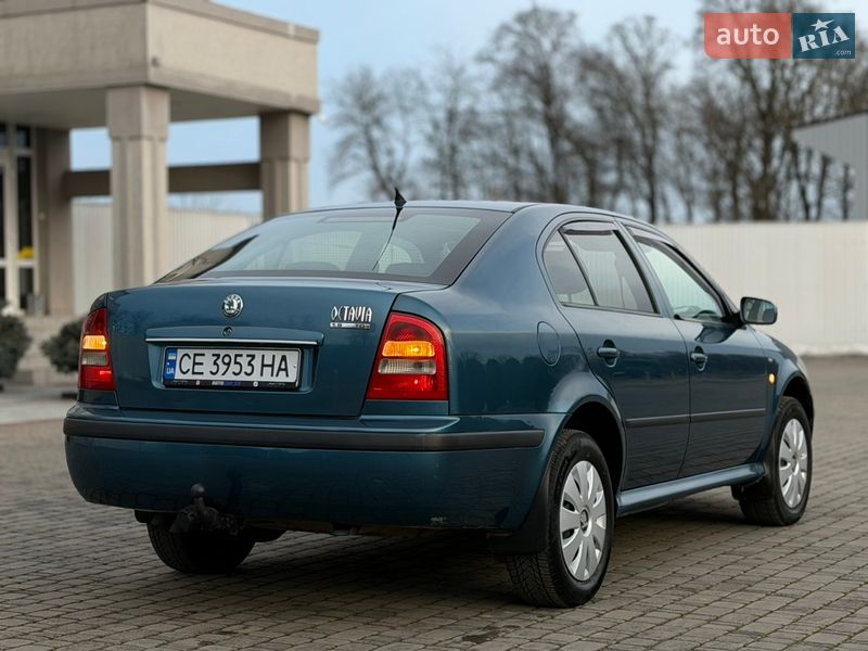 Лифтбек Skoda Octavia 2003 в Черновцах