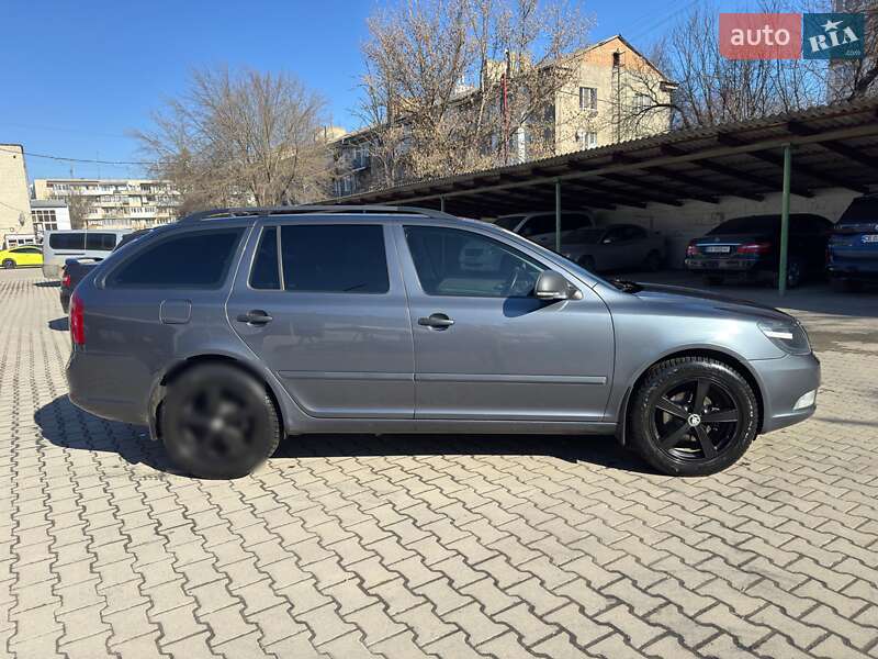 Универсал Skoda Octavia 2012 в Черновцах