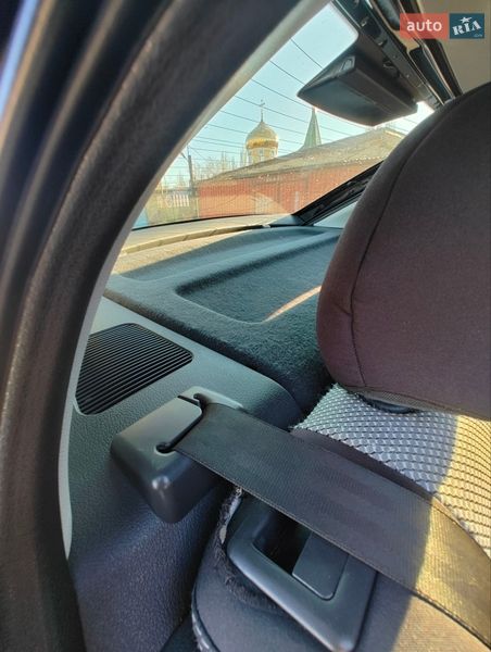 Лифтбек Skoda Octavia 2003 в Тарутине