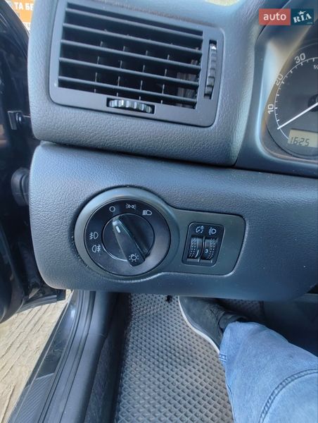 Лифтбек Skoda Octavia 2003 в Тарутине