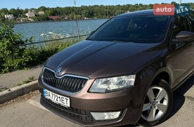 Лифтбек Skoda Octavia 2016 в Кропивницком