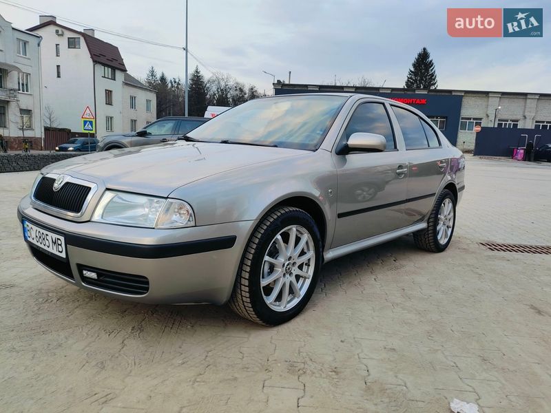 Лифтбек Skoda Octavia 2009 в Львове