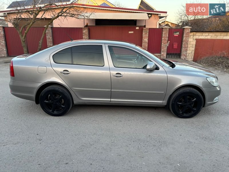 Лифтбек Skoda Octavia 2009 в Запорожье