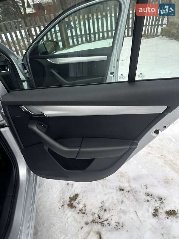 Универсал Skoda Octavia 2014 в Вижнице