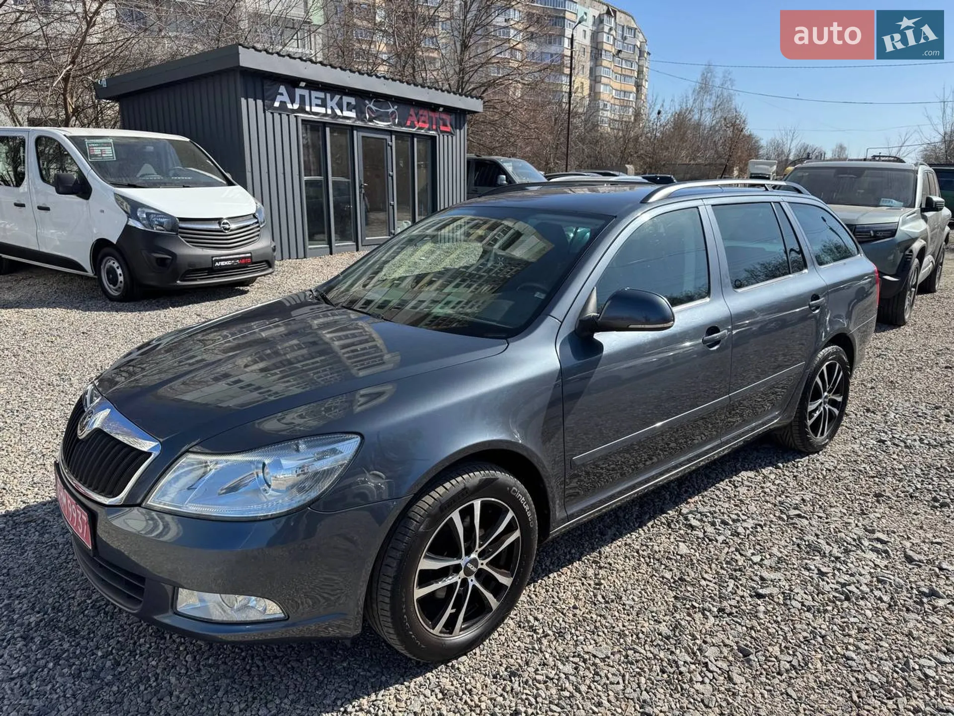 2010 Skoda Octavia - мініатюра 4