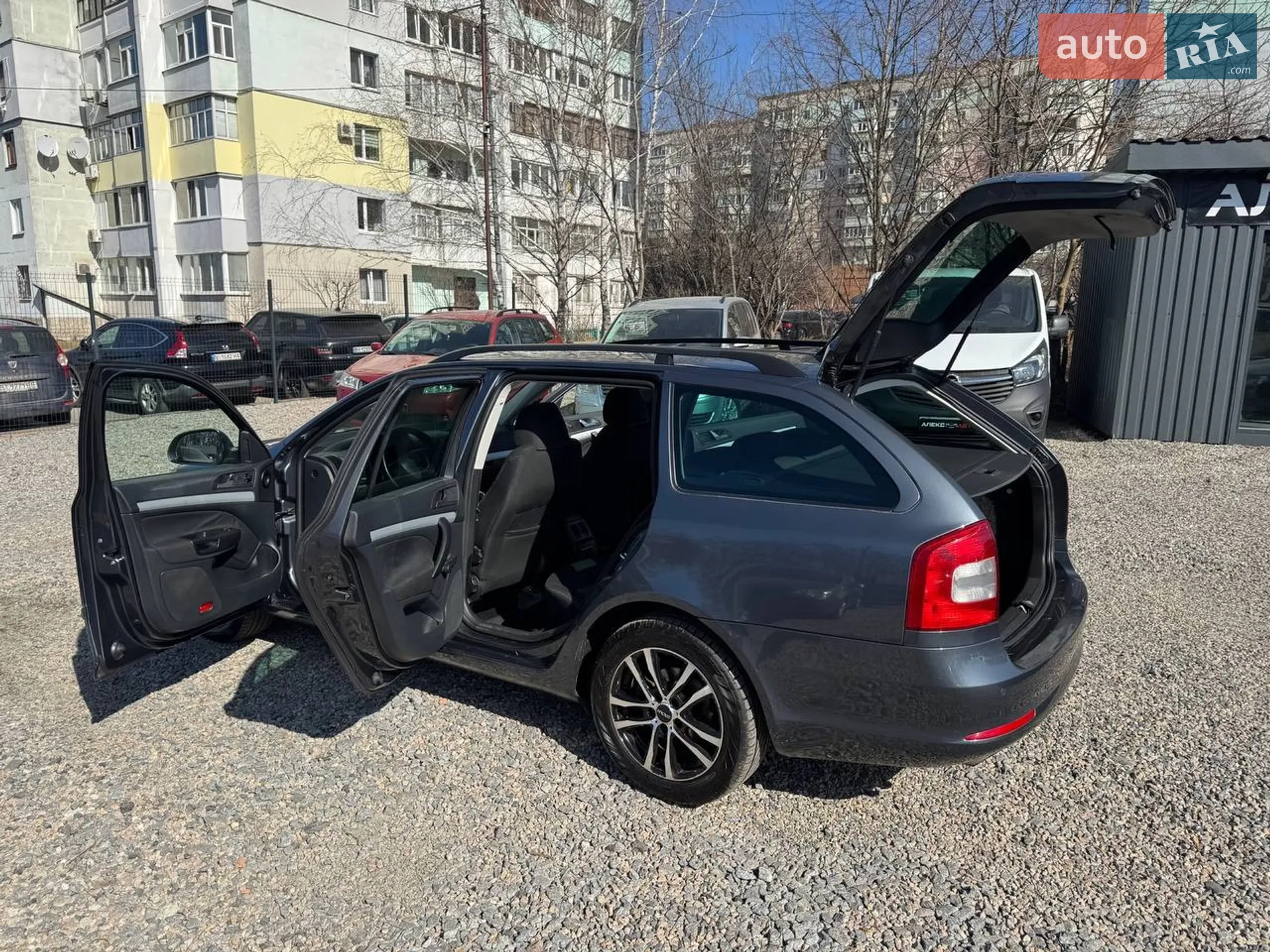 2010 Skoda Octavia - мініатюра 72