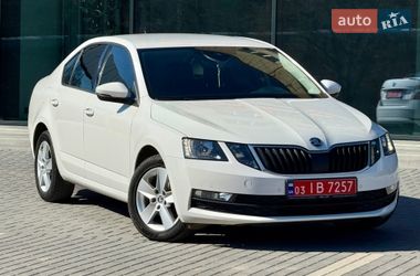Лифтбек Skoda Octavia 2017 в Луцке