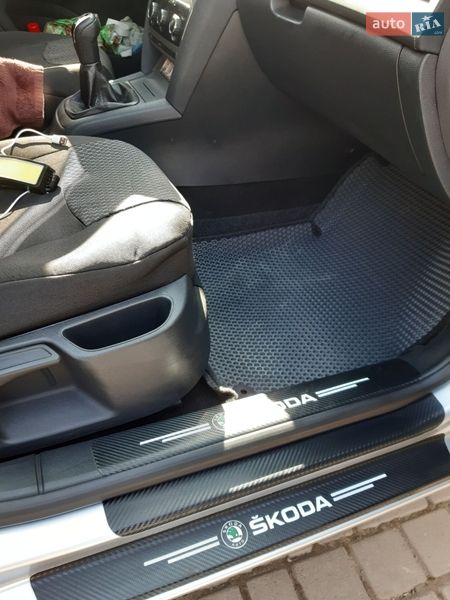 Універсал Skoda Octavia 2011 в Чернівцях