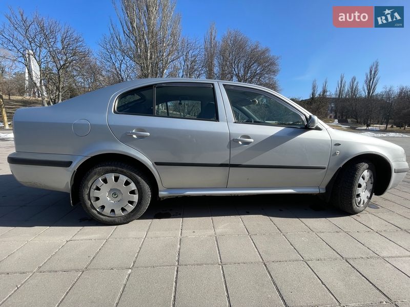 Седан Skoda Octavia 2001 в Светловодске