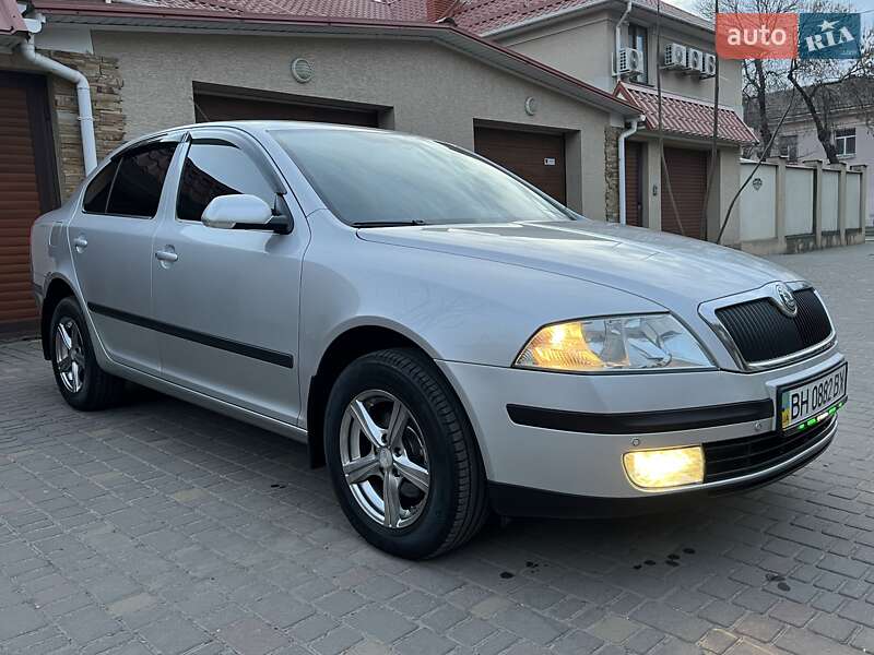 Лифтбек Skoda Octavia 2006 в Одессе
