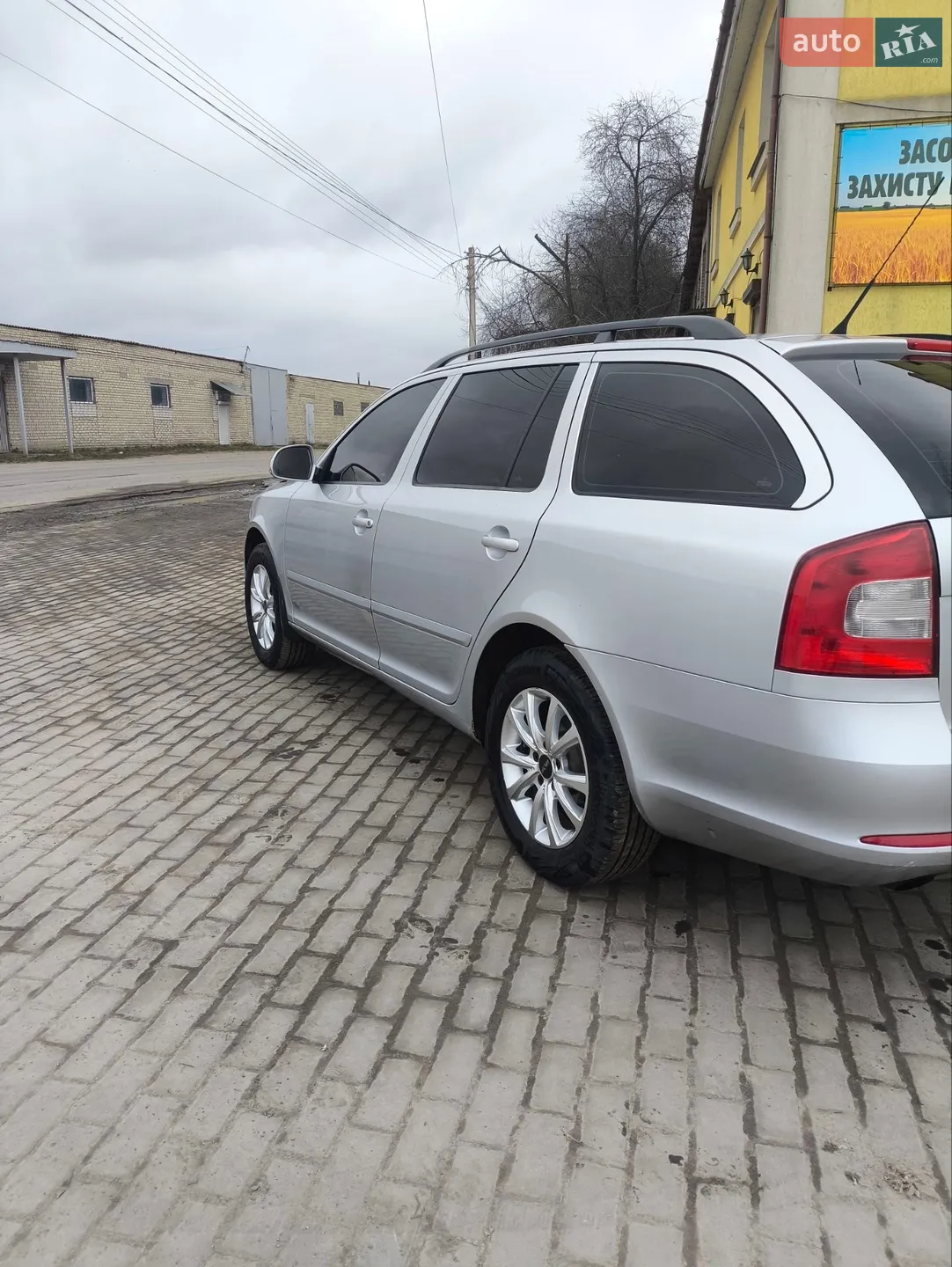 2010 Skoda Octavia - мініатюра 3