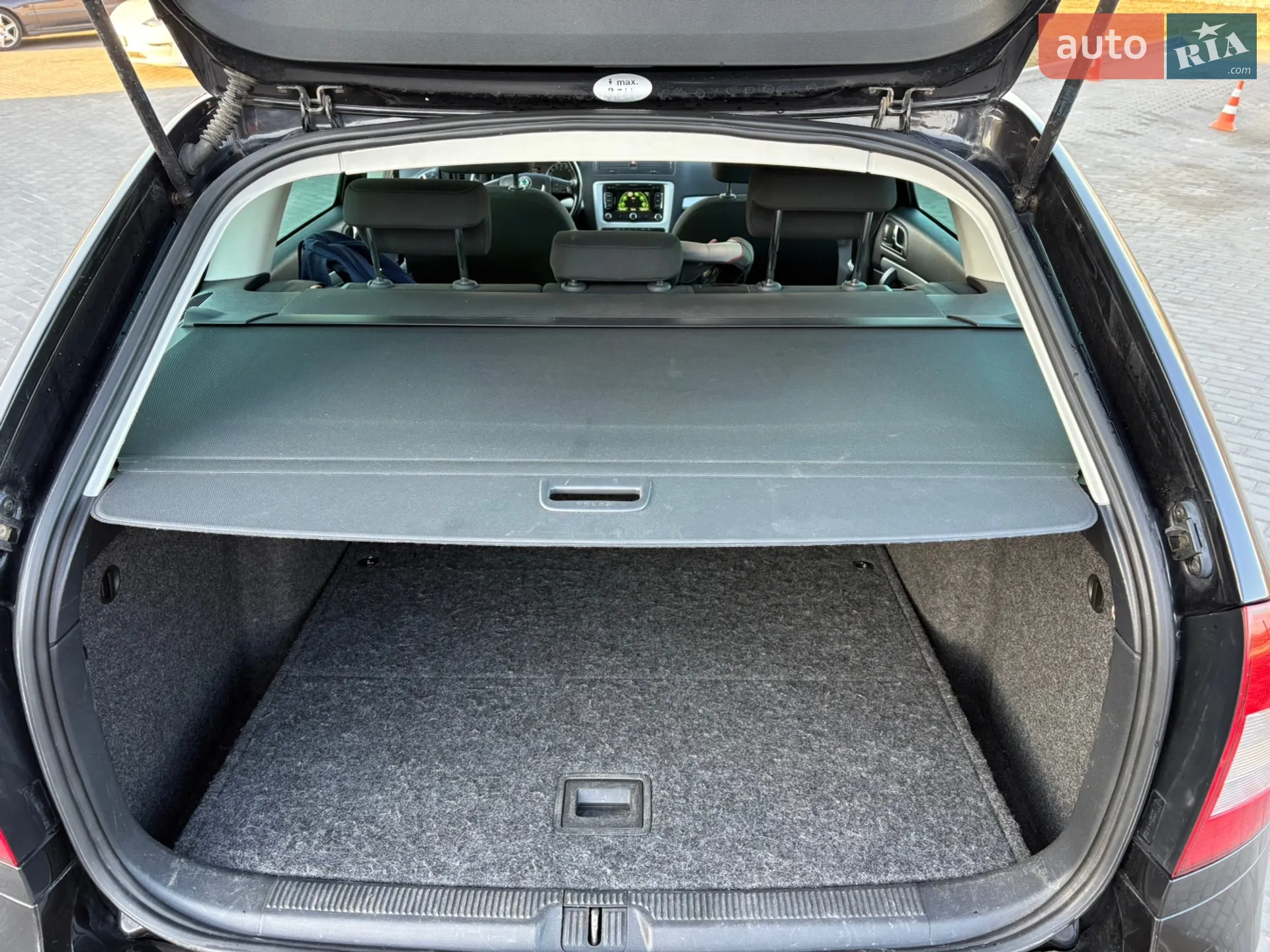 2011 Skoda Octavia - мініатюра 10