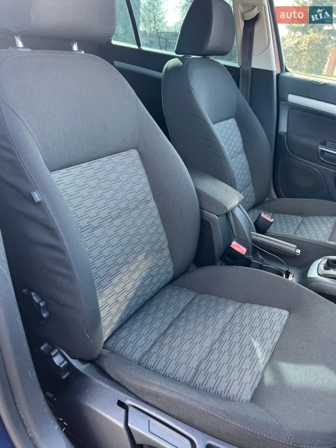 2010 Skoda Octavia - мініатюра 12