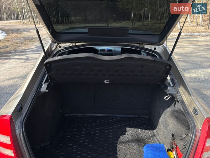 Лифтбек Skoda Octavia 2005 в Радомышле