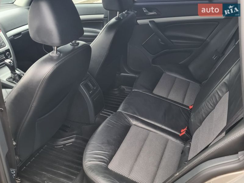 Универсал Skoda Octavia 2012 в Остроге