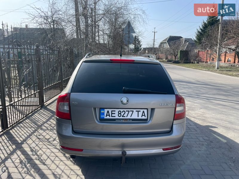 Универсал Skoda Octavia 2010 в Новомосковске
