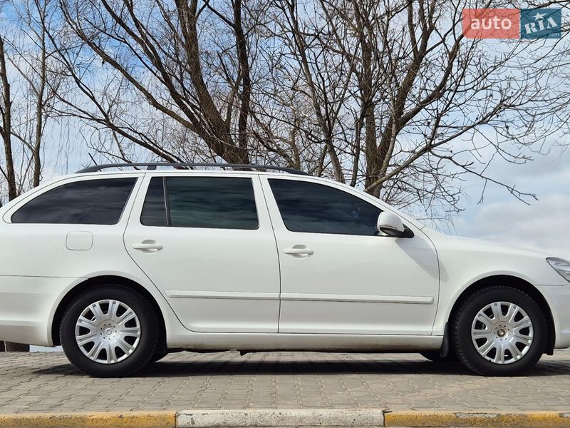 Универсал Skoda Octavia 2011 в Ирпене