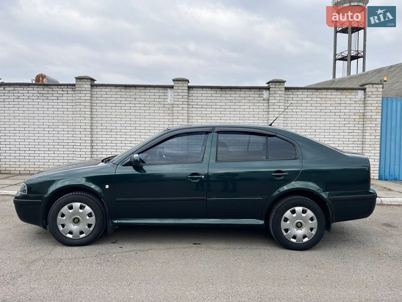 Лифтбек Skoda Octavia 2003 в Черкассах