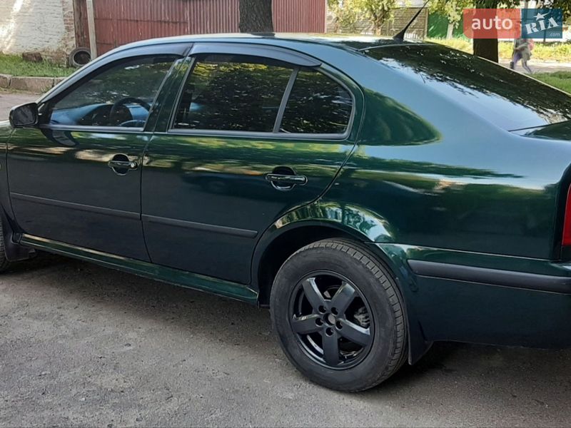 Лифтбек Skoda Octavia 2003 в Черкассах