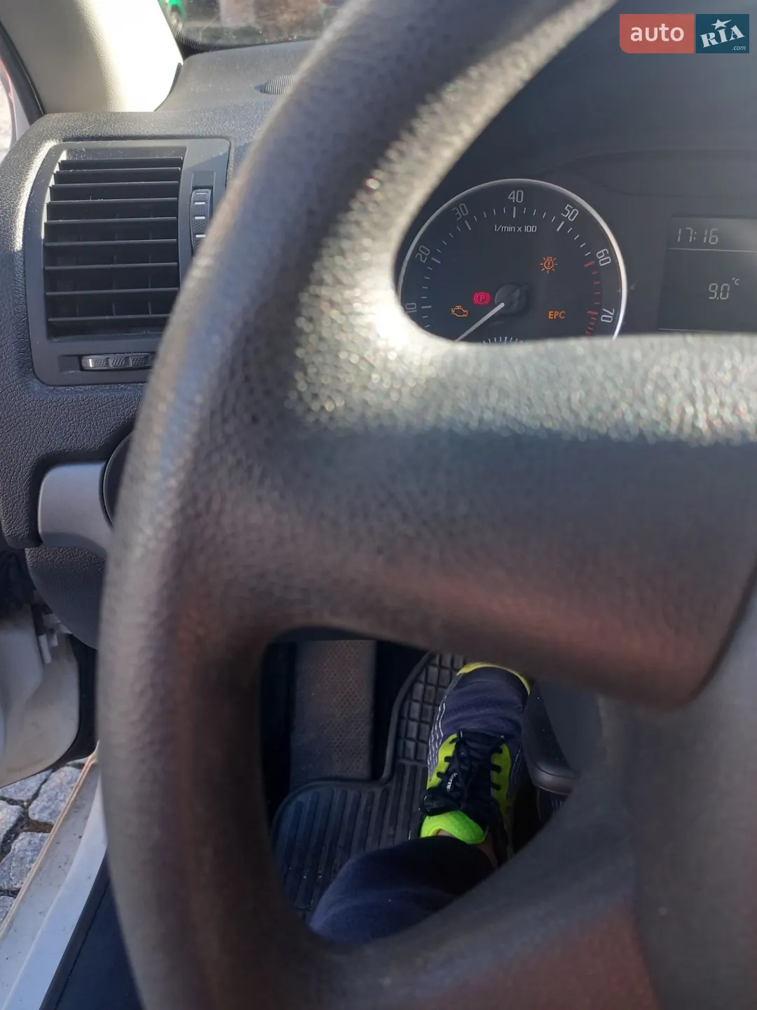 2011 Skoda Octavia - мініатюра 9