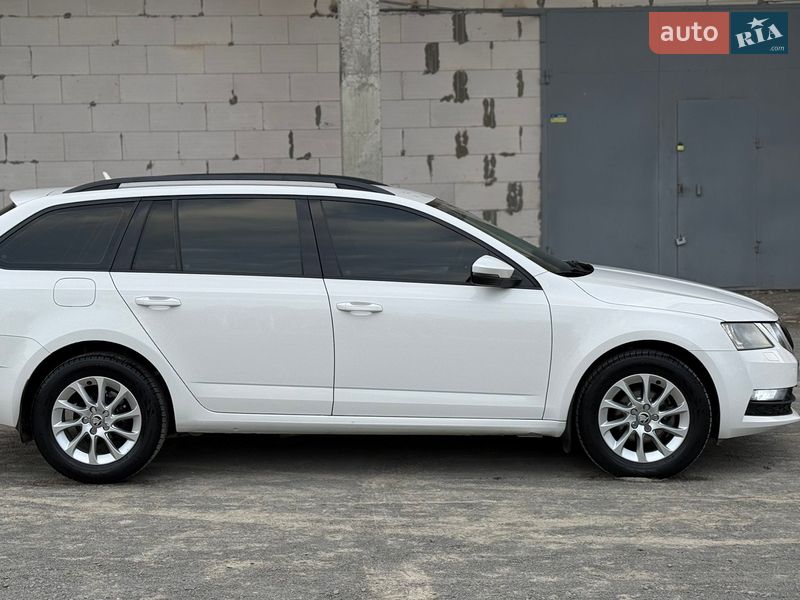 Универсал Skoda Octavia 2017 в Хмельницком