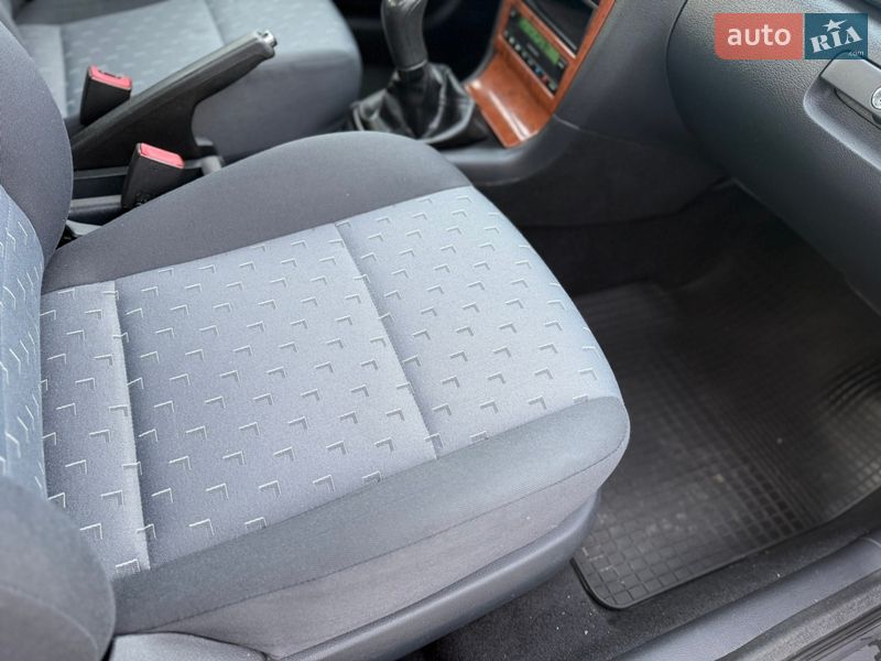 Лифтбек Skoda Octavia 2009 в Ровно