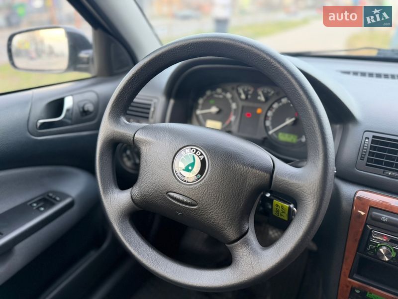 Лифтбек Skoda Octavia 2009 в Ровно