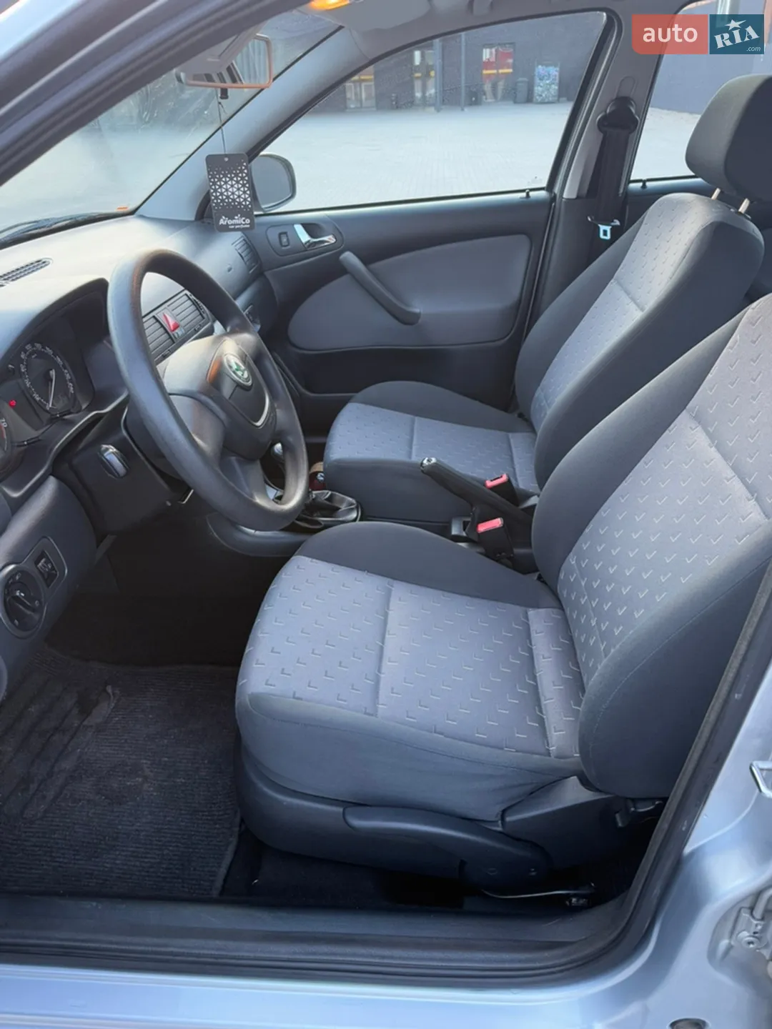2010 Skoda Octavia - мініатюра 15