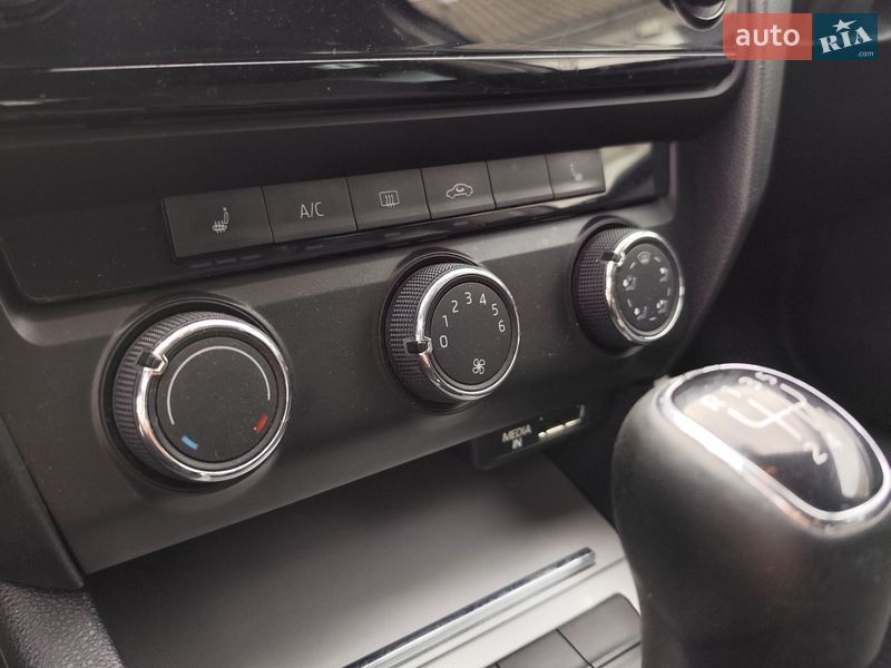 Универсал Skoda Octavia 2014 в Чернигове