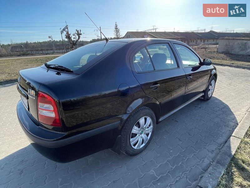 Лифтбек Skoda Octavia 2003 в Бродах