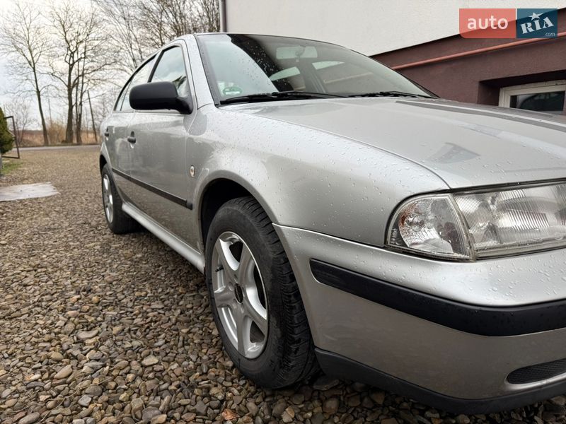 Лифтбек Skoda Octavia 2002 в Львове