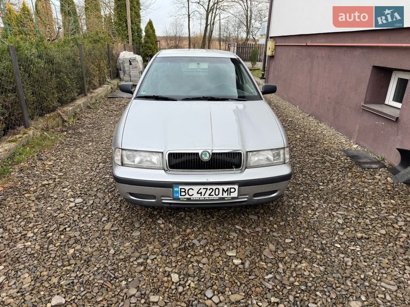 Лифтбек Skoda Octavia 2002 в Львове