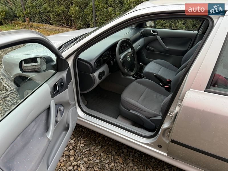 Лифтбек Skoda Octavia 2002 в Львове