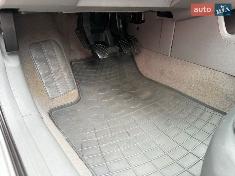 Лифтбек Skoda Octavia 2002 в Львове