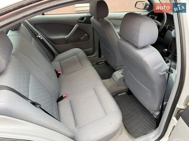 Лифтбек Skoda Octavia 2002 в Львове