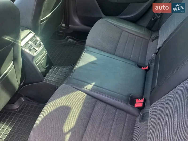 Skoda Octavia 2015 VIN TMBJJ7NE3F0165080 фото оголошення 17 з 72
