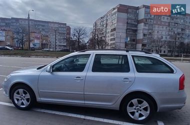 Універсал Skoda Octavia 2009 в Сумах