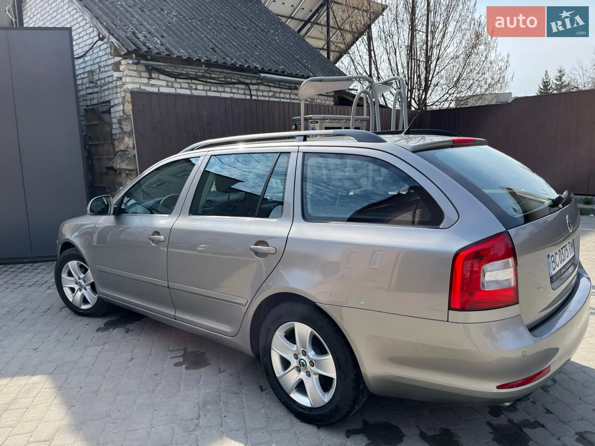 2010 Skoda Octavia - мініатюра 12