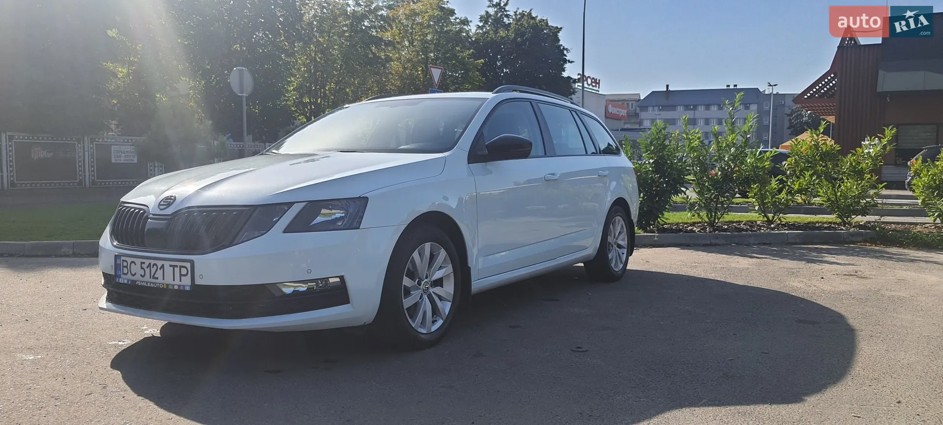 Skoda Octavia 2017 VIN TMBJG7NE4J0238061 фото оголошення 3 з 71