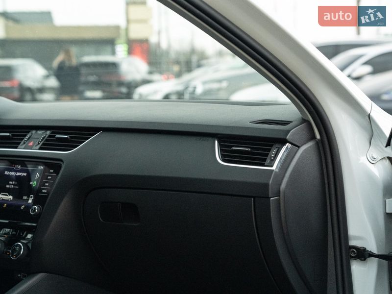 Універсал Skoda Octavia 2018 в Чернівцях